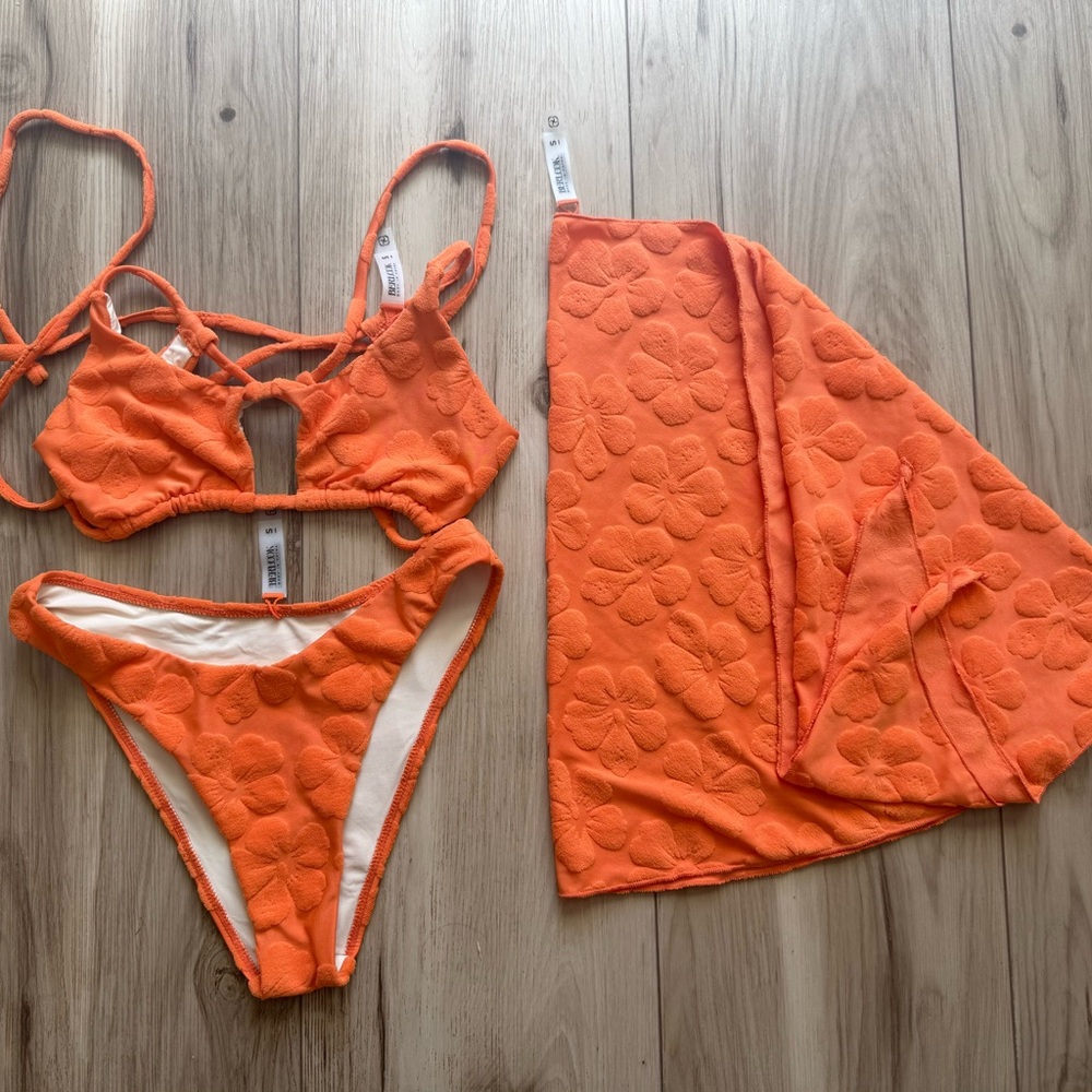 LIKE NEW 
BERLOOK Textured Orange Women’s Bikini Set with Matching Wrap